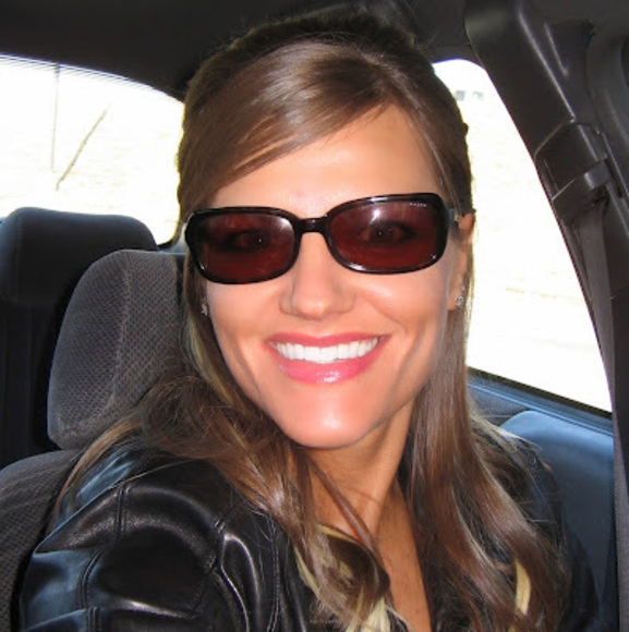 Meet your Posher, Cathy - Picture 1 of 1